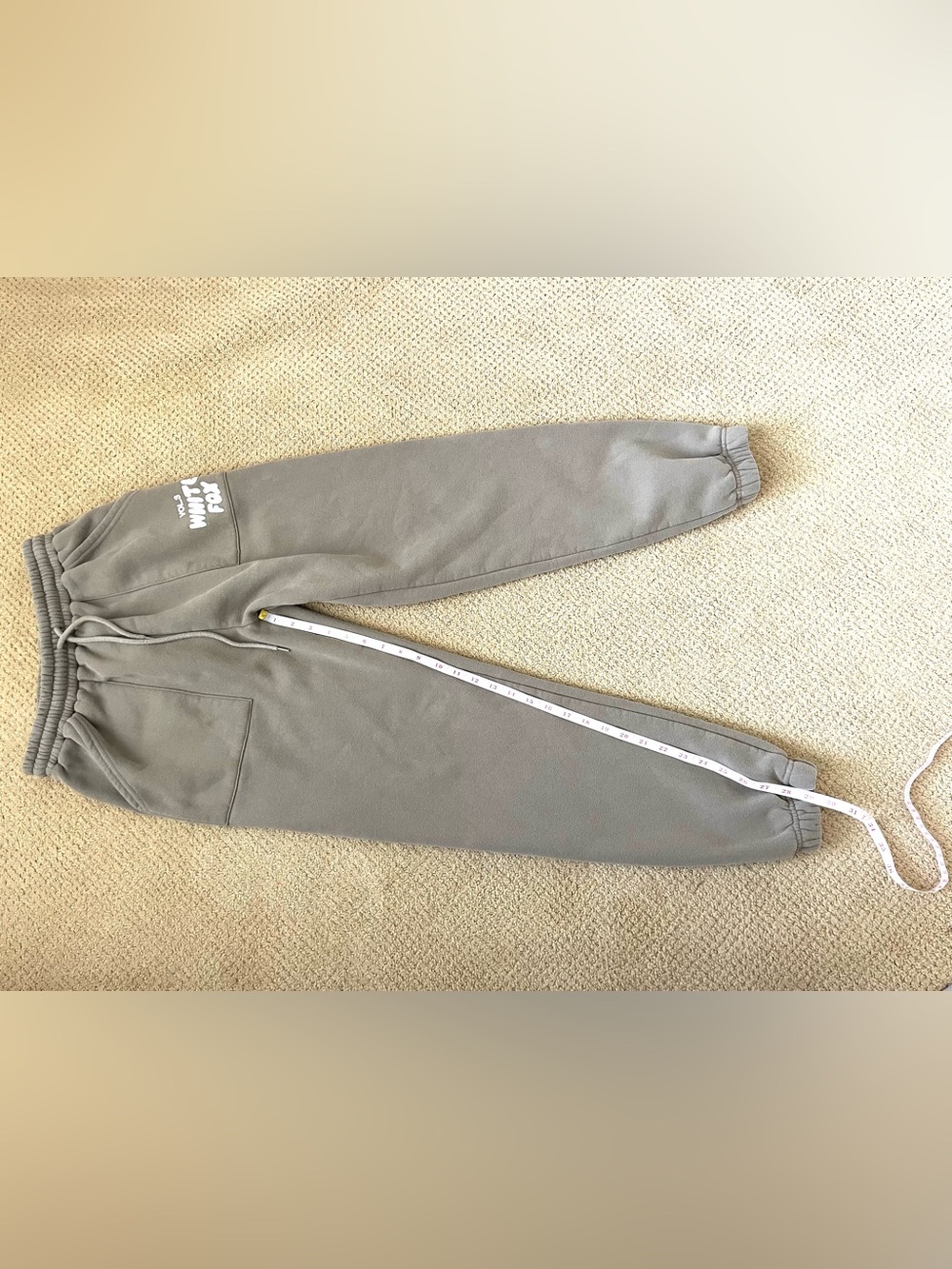 White Fox Volume 3 Sweatpants Fawn Women’s Small - Picture 14 of 15